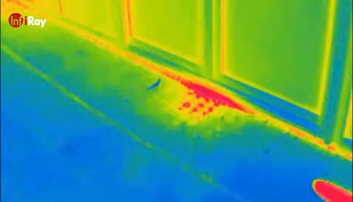 11_The_heat_sneaks_through_the_door_and_detected_by_thermal_camera.jpg